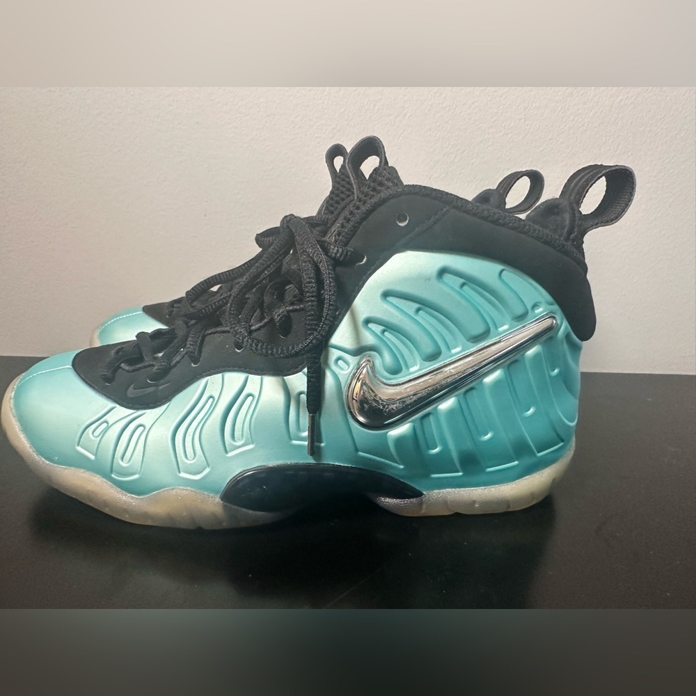 Nike Foamposite Pro GS Island Green sneakers in size 5.5Y - Preowned - Picture 2 of 16